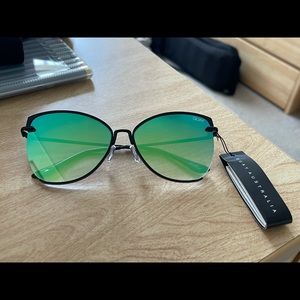 Quay Australia Sunglasses with tag
